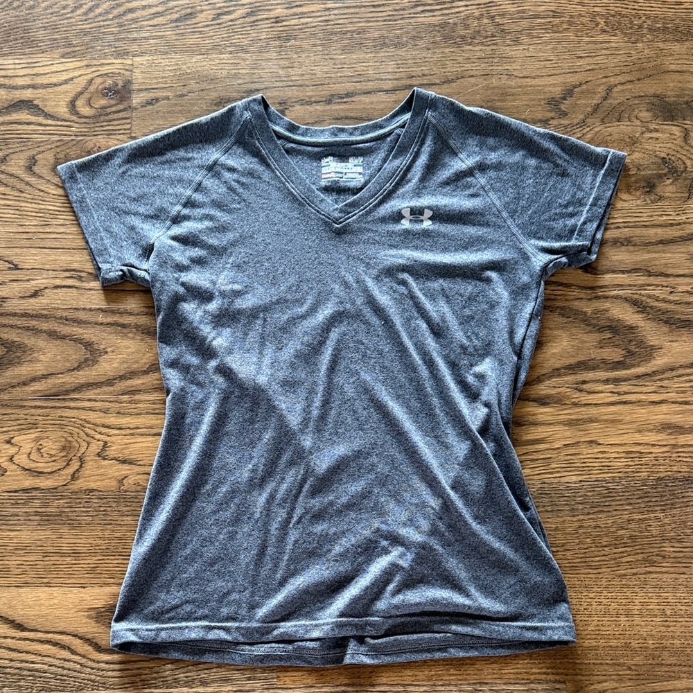 Under Armour Women's Charcoal V-Neck Tee